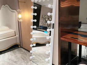 In Stock Barber Shop TV Makeup Dressing Room Hollywood Floor Stand Full Length Mirror Station Lighted Bulbs