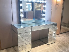 Stock in US Glass Cosmetic Beauty Hollywood Vanity Led TV Makeup Mirror Styling Station Dressing Table Set