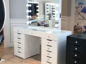 Smart Bathrooms LED Toilet Hotel Bedroom Vanity Bath TV Makeup Mirror Beauty Salon Hairdressing Mirror Station